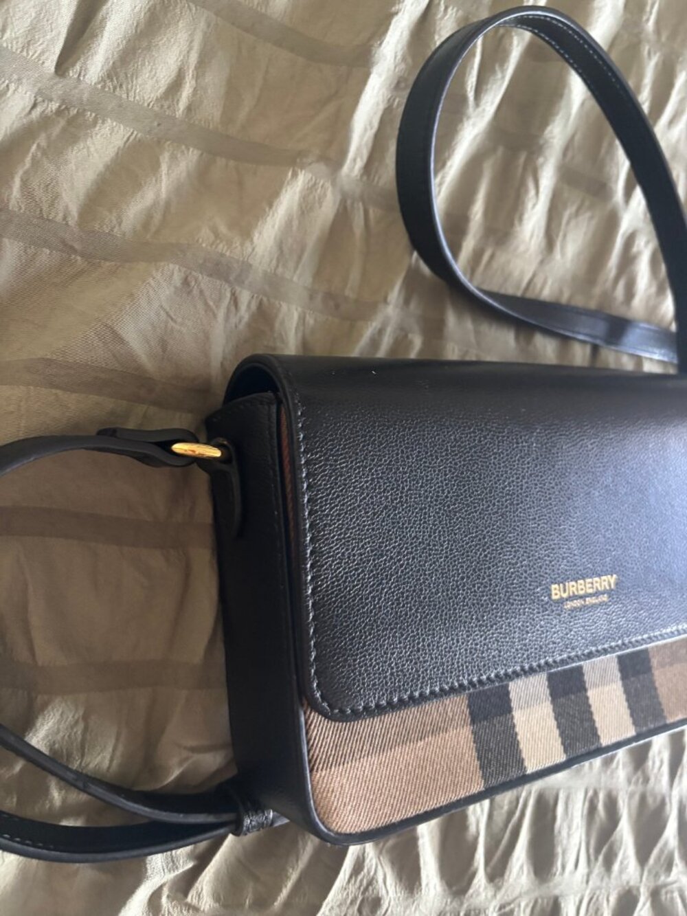 Burberry Hampshire Leather Crossbody Bag - Picture 3 of 5